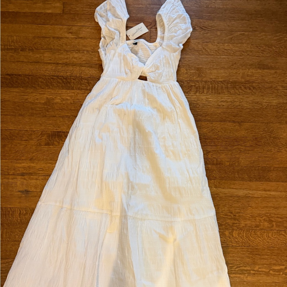 Universal Threads white Ruffled Midi Dress A-Line size small